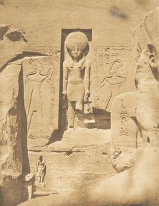 Dekoration des Eingangs zum großen Spéos von Abousembil Le Dieu Phré empfängt die Opfergaben, März 1850 von Maxime Du Camp