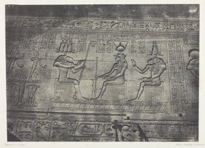 Großer Tempel von Dendérah (Teutyres), Skulpturen der hinteren Fassade; Oberägypten, Tafel 19 aus dem Album "Ägypten, Nubien, Palästina und Syrien" (1852) von Maxime Du Camp