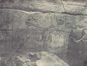 Theben. Palais de Karnak. Äußere Skulpturen des Granitheiligtums, 1850 von Maxime Du Camp
