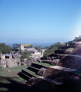 Präkolumbische Zivilisation: Blick auf die Stätte von Palenque in Chiapas von Mayan Mayan