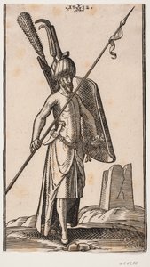 Stehender Soldat mit krummem Schild in der linken Hand und einem schräg gehaltenen Speer in der rechten Hand; Schwert an seiner linken Seite, ein Dolch im Gürtel an seiner linken Seite; im Hintergrund rechts die Ruine eines Obelisken oder eines Turms mit q von Melchior Lorck