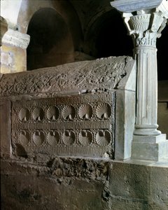 Merowingische Kunst: Kenotaph der Äbtissin Theodechilde (oder Telchide) (gestorben 662 n. Chr.) von Merovingian