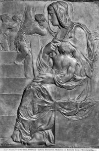 Madonna und Kind mit der Madonna della Scala (Marmor) von Michelangelo Buonarroti