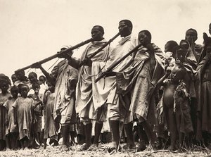 „Ein Imperium aufbauen“ im faschistischen Zeitalter: abessinische Musiker, 09/05/1936 von Modestino Baldinetti