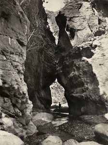 „Ein Imperium aufbauen“ im faschistischen Zeitalter: eine Grotte in Endeli, 09/05/1936 von Modestino Baldinetti