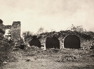 „Ein Imperium aufbauen“ im faschistischen Zeitalter: der Löwengraben im Schloss von König Fasiladas in Gondar, Äthiopien, 09/05/1936 von Modestino Baldinetti