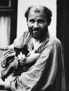 Gustav Klimt mit einer Katze, 1911