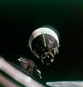 Erstes Rendezvous im Weltraum, 15. Dezember 1965 von NASA Images