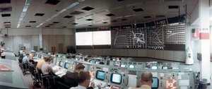 Der Missionskontrollraum im Missionskontrollzentrum, Houston, Texas, USA, 1971 von NASA Images