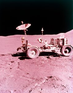 Das erste Mondfahrzeug, Apollo 15, Juli 1971 von NASA Images