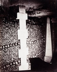 Die Beinhäuser der Katakomben von Paris. In der Nähe der Quelle von Lethe oder Vergessen von Nadar