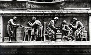 Relief, das Künstler und Handwerker bei der Arbeit darstellt von Nanni di Banco