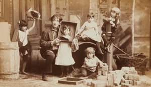 Charaktergruppierungen: Sonnenschein von Napoleon Sarony