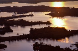 Luftaufnahme an der Westküste der Chesapeake Bay in Virginia um Mathews County