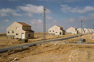 Neue Häuser für israelische Siedler in Moshav Kadesh Barnea, auch bekannt als Moshav Nizzana, in der Wüste