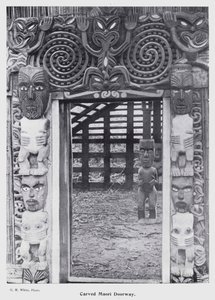 New Plymouth, Neuseeland: Geschnitztes Maori-Tor