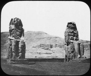 Kolossalstatuen von Memnon, Luxor Theben, Ägypten von Newton and Co