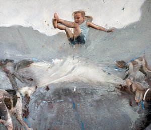 Mädchen springt mit Hunden, 2023 von Nicola Pucci
