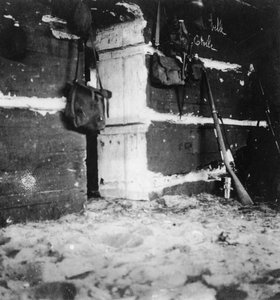 Innenraum eines deutschen Unterstands, Erster Weltkrieg, ca. 1914-1918