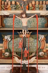 Christus am Kreuz, Detail des Altars (bemaltes Holz) von Norwegian School