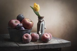 Rustikales Frucht-Stillleben