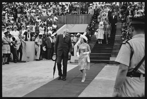 Prinzessin Margaret und Premierminister Bustamante feiern die Unabhängigkeit Jamaikas 1962 (s/w Foto)