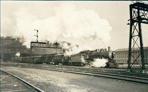 Eisenbahnzug verlässt den Union Station, St. Louis