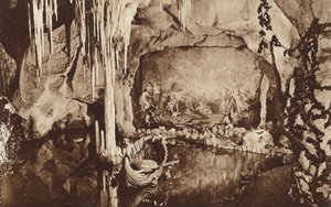Die Blaue Grotte, nahe dem bayerischen Königsschloss Linderhof
