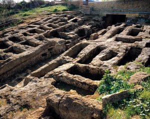 Ruinen der christlichen Nekropole im Tal der Tempel, 4. bis 5. Jahrhundert. Agrigent, Sizilien, Italien von Paleo Christian
