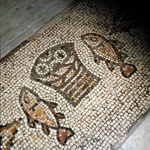 Das Wunder der Fische und Brote, Mosaik 4. oder 5. Jahrhundert von Paleo Christian