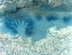 Handschablone, aus dem oberen Teil des Gefleckten Pferde-Panels, Spätpaläolithikum, Solutréen-Kultur, ca. 22000-18000 v. Chr.