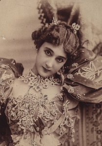 La Belle Otéro, 1890er Jahre von Paris . Photo studio Reutlinger