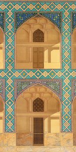 Detail der Arkaden im Hof der Medrese-i-Shah-Hussein, Isfahan von Pascal Xavier Coste