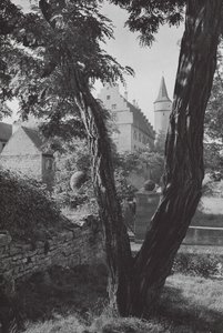 Ehemaliger Bischofspalast und Nikolausturm, Ochsenfurt, Bayern von Paul Wolff