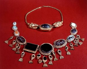Persische Kunst: zwei goldene Halsketten, Partherzeit, 3. Jahrhundert n. Chr. von Persian