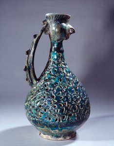 Persische Kunst: Keramik-Aquamarin mit Hahnkopf und Dekorationen inspiriert vom Waq-Waq-Baum. Aus Kaschan. 13. Jahrhundert Paris, Louvre Museum von Persian School