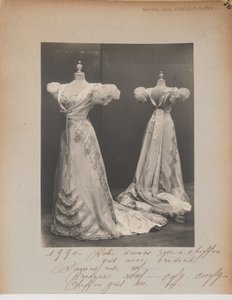 Albumseite: House of Worth, Ballkleid