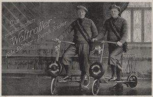 Felix Ruether und Bernhard Ricker, musikalische Rollerfahrer von Photographer German