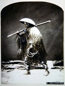 Japanischer Träger in seiner Winterkleidung, um 1900