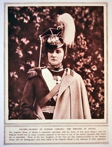 Die Kaiserin von Russland in der Uniform des Oberstkommandanten der russischen Lanzenreiter von Photographer Russian