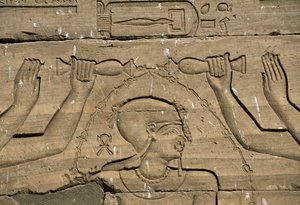 Basrelief, Tempel von Kalabsha (auch Tempel von Mandulis), Assuan, erbaut ca. 30 v. Chr., ägyptische Zivilisation von Blaise Nicolas Le Sueur