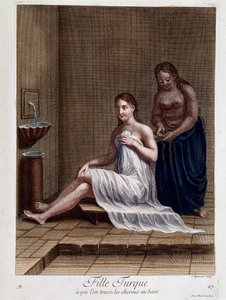 Türkisches Mädchen, dem im Bad die Haare geflochten werden - in „Sammlung von 100 Drucken, die verschiedene Nationen des Levante 1707 und 1708 darstellen“ im Auftrag von M. de Frriol, Botschafter des Königs am Hof und aktualisiert 1712-13 durch die Pflege  von Pierre François Basan