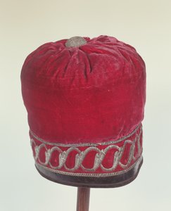 Orthodoxe Kirchenmütze, angeblich von Napoleon (1769-1821) beim Überqueren des Flusses Beresina 1812 getragen (Samt mit Leder & Silberfaden)