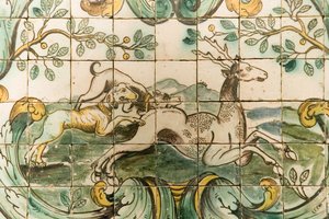 Majolika-Fliesen, die Hunde zeigen, die ein Reh jagen, aus dem Jagdzimmer im Palacio da Praia, Belem, ca. 1680 von Portuguese School