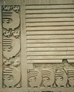 Der Platz der Zeremonien, Tschudi-Palast, gebaut von den Chimu, Detail eines Tieres von der Wand, ca. 1300 v. Chr.