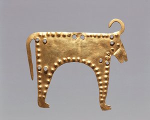 Goldblatt mit Tierfiguren aus Varna von Prehistoric Prehistoric