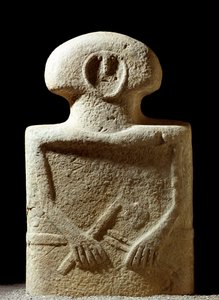 Prähistorische Kunst: Statue einer menschlichen Figur aus der Eisenzeit vom Fundort Lunigiana bei La Spezia, Italien. 1100-800 v. Chr. La Spezia, Museo Comunale della Civilta Lunigiana