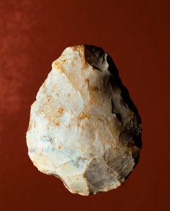 Prähistorie: Lithische Herstellung eines bifazialen Werkzeugs vom Micoquien-Typ