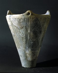 Terrakottavase aus der Jomon-Zeit (Vorgeschichte Japans). Rom, Nationalmuseum für Orientalische Kunst von Prehistoric Prehistoric