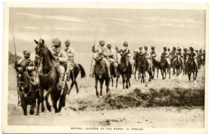 Bengalische Lanzenreiter auf dem Marsch in Frankreich, 1914-15 (Sepia-Foto) von Raphael Tuck and Sons